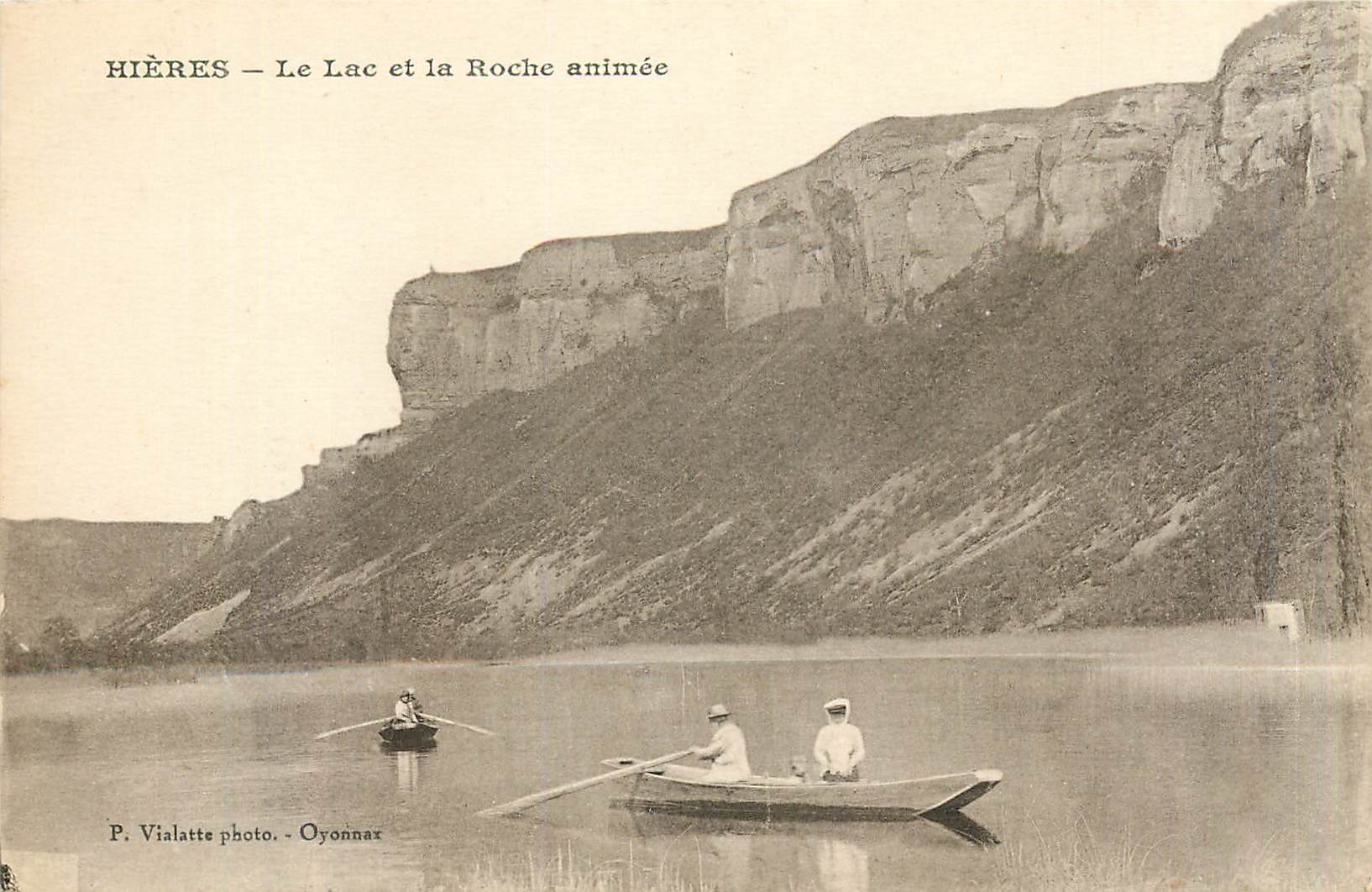 CPA Hieres Le Lac et la Roche animee 