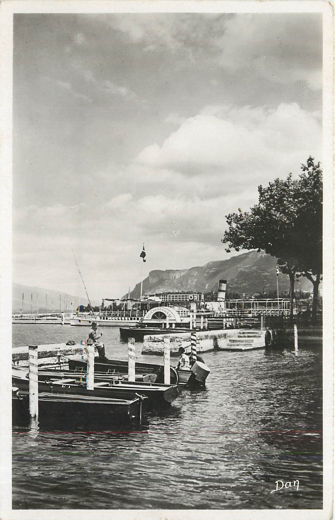 CPM Aix les Bains Le Lac et le Grand Port Bateau