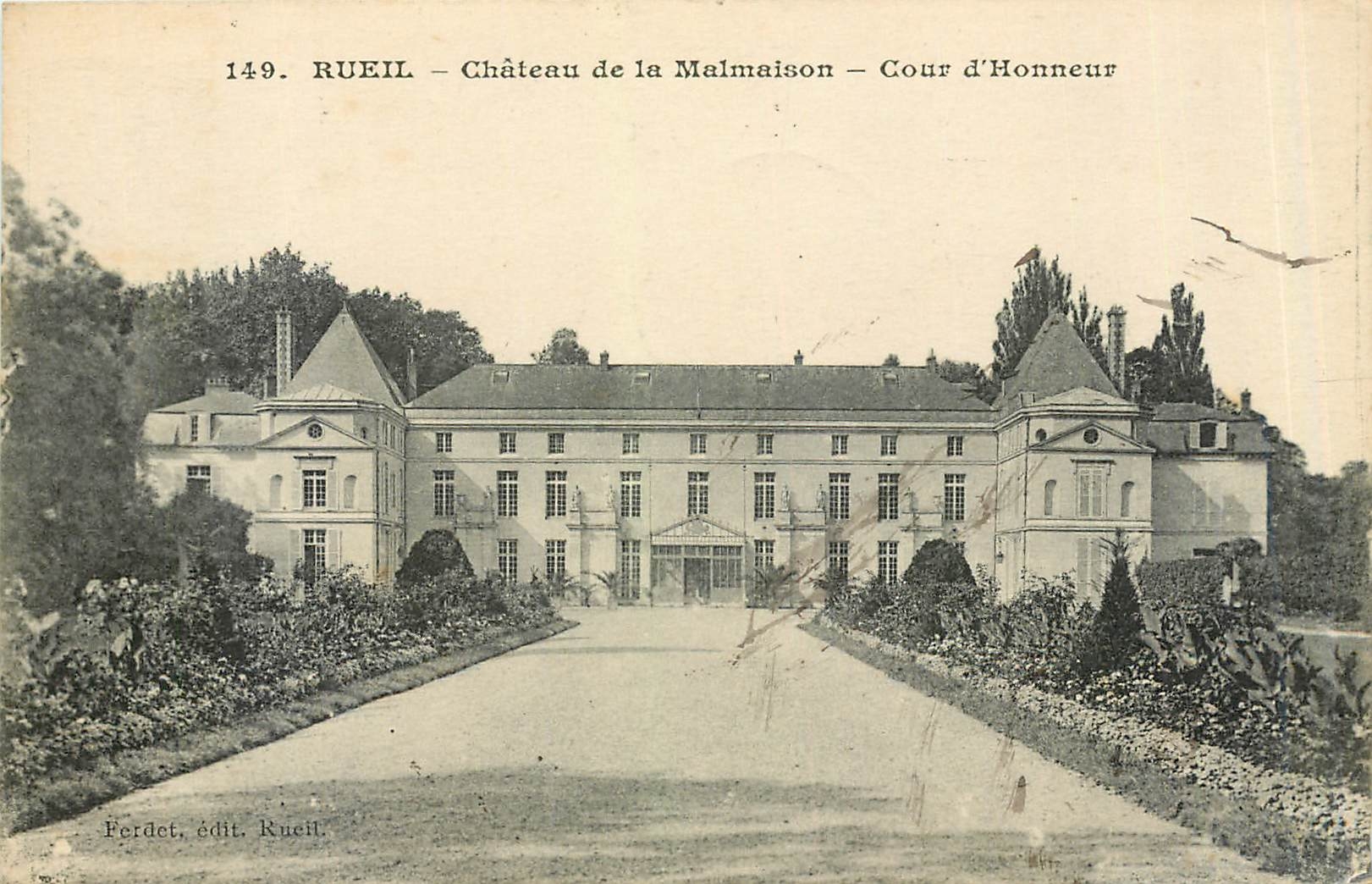 CPA Rueil Chateau de la Malmaison Cour d'Honneur 