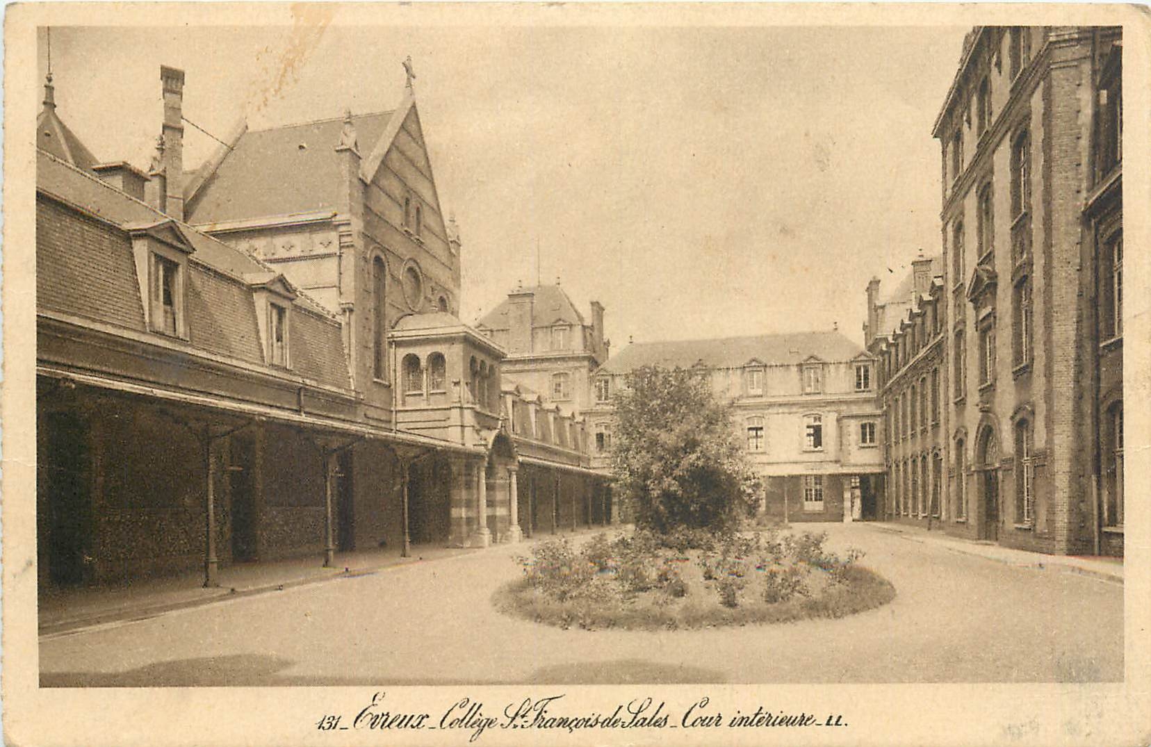 Évry - Collège Saint-François-de-Sales - Cour intérieure