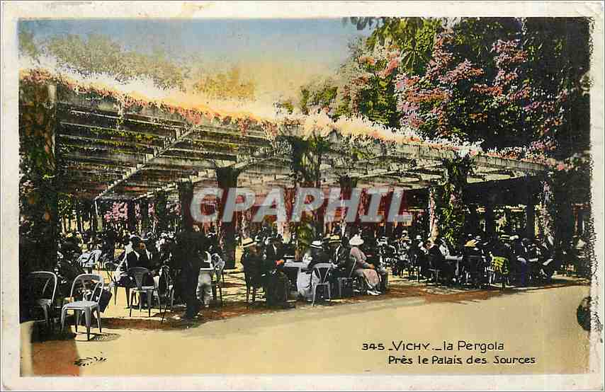 CPA Vichy La Pergola Pres le Palais des Sources 
