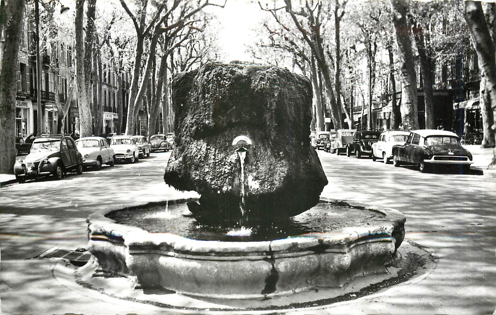 Fontaine Thermale — Aix-en-Provence — Collection Glatigny