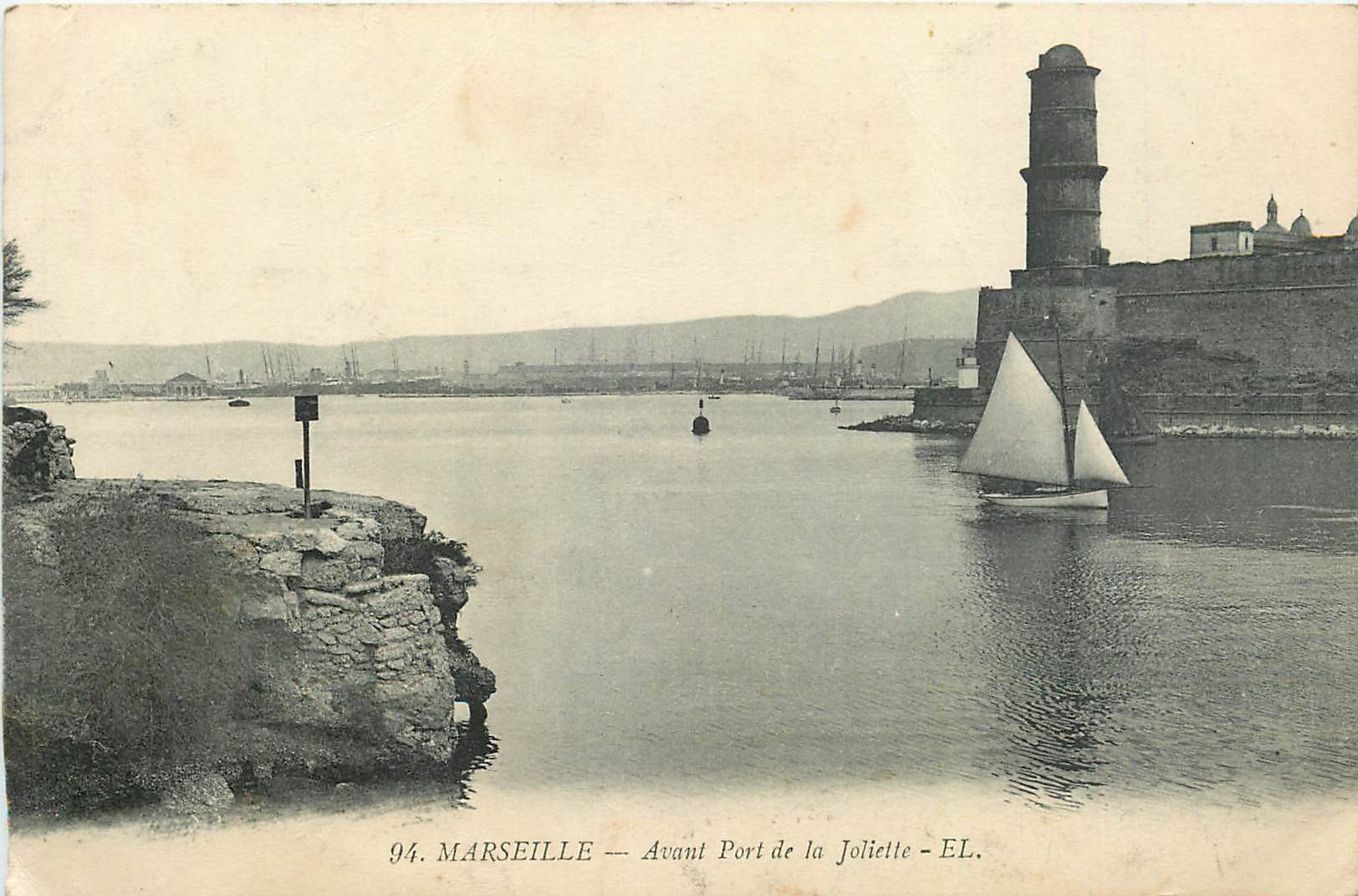 CPA Marseille Avant Port de la Joliette Phare