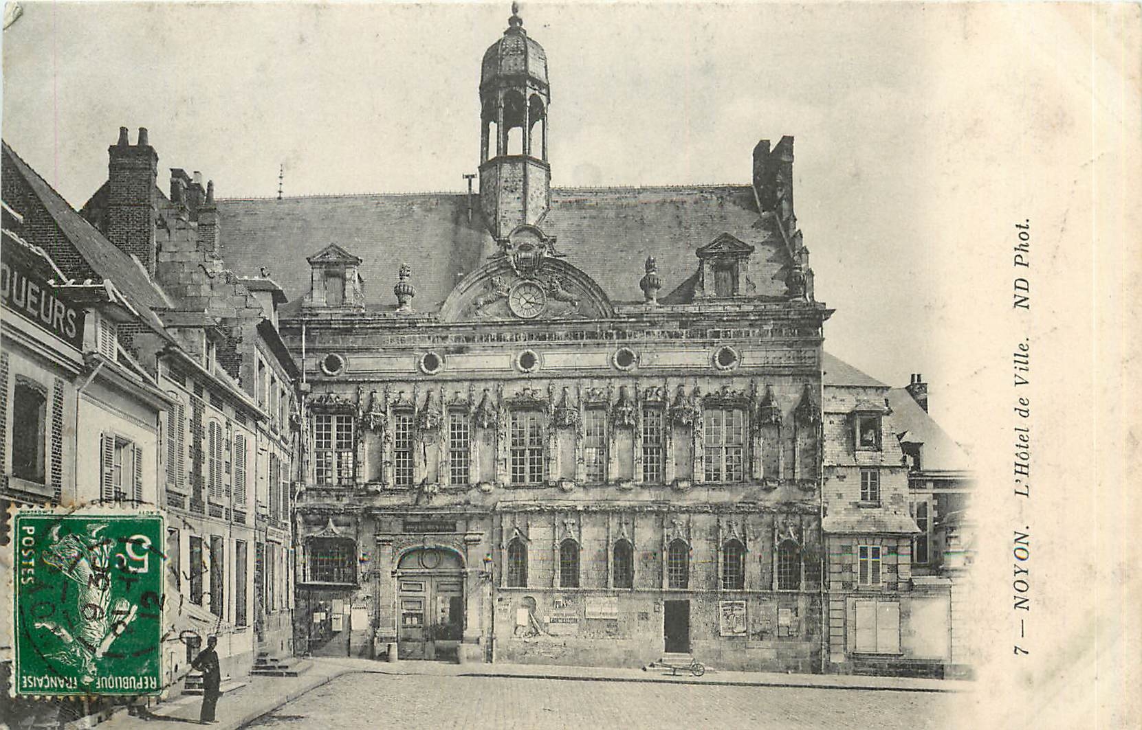 CPA Noyon L'Hotel de Ville 