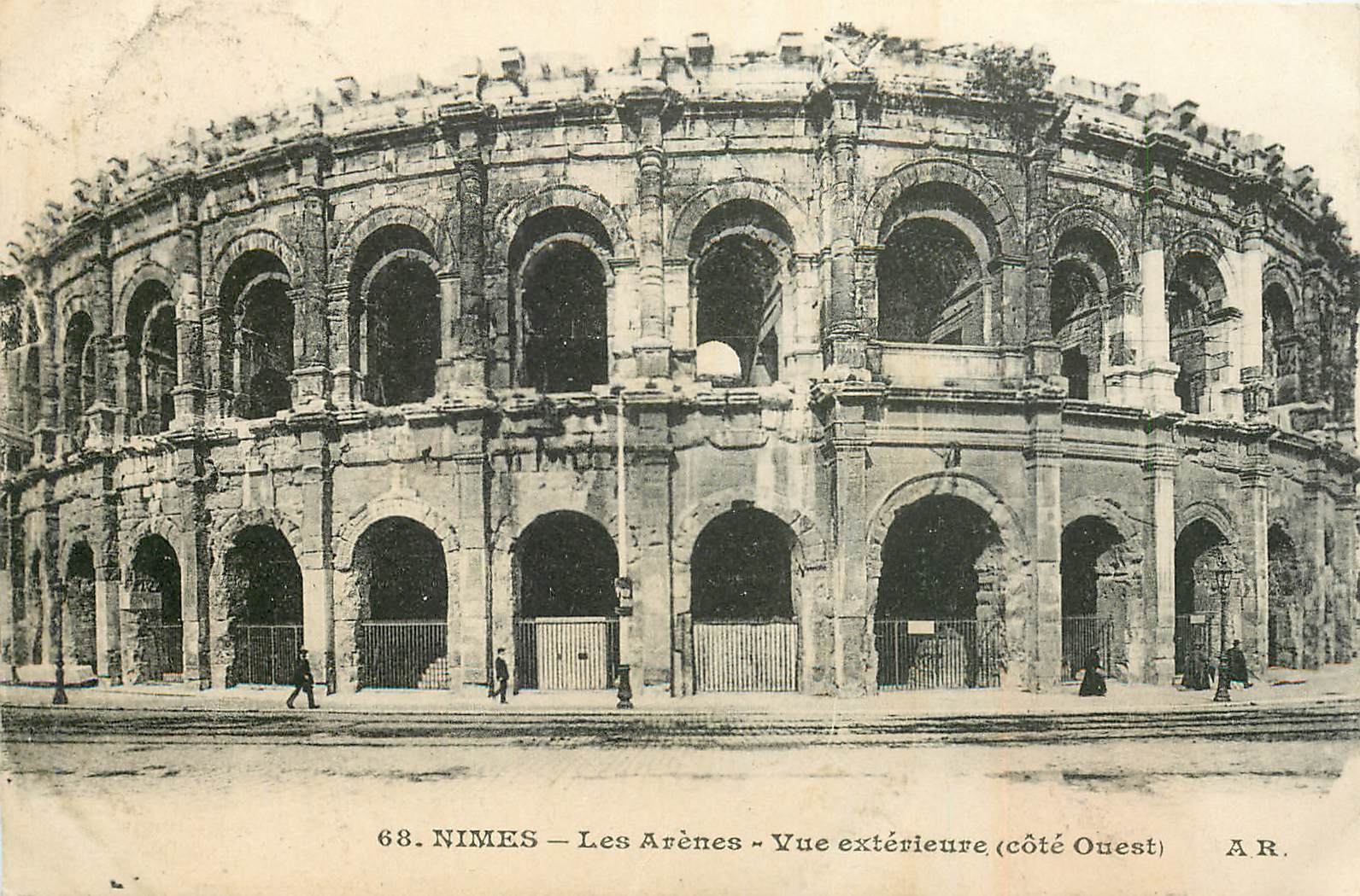 CPA Nimes Les Arenes Vue exterieure cote Ouest 