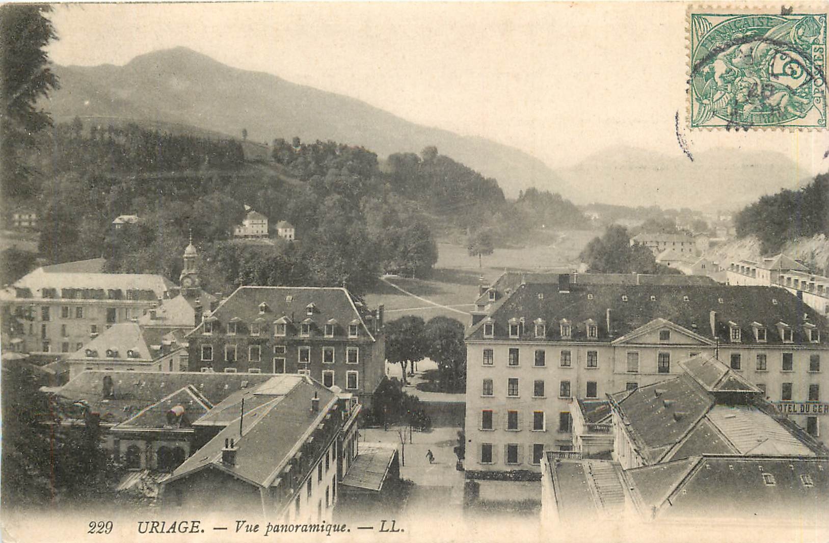 CPA Uriage Vue panoramique 