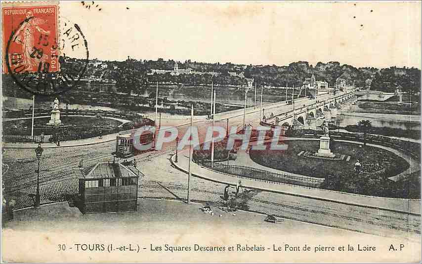 CPA Tours I et L Les Squares Descartes et Rabelais Le Pont de pierre et la Loire Tramway