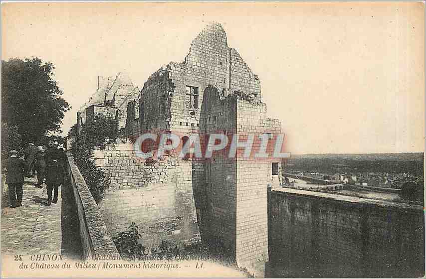 CPA Chinon Chateau du Milieu Monument historique 