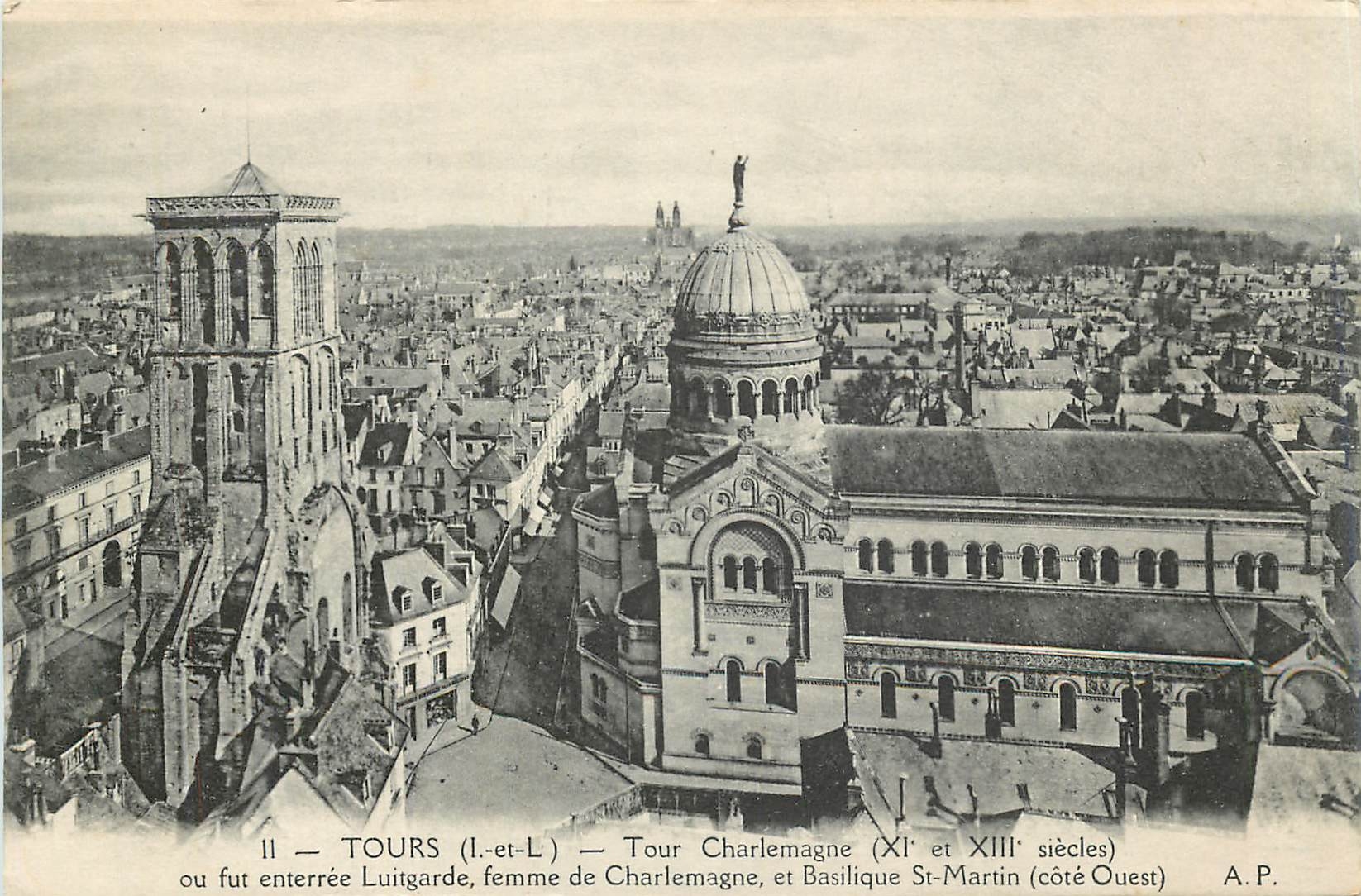 CPA Tours I et L Tour Charlemagne 