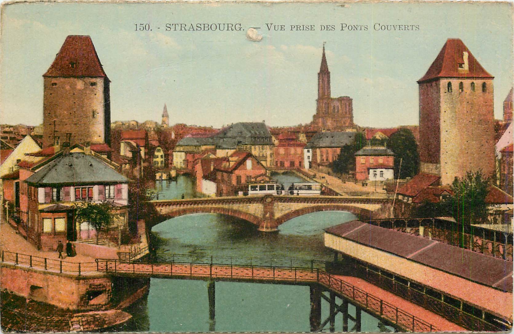 CPA Strasbourg Vue prise des Ponts Couverts 
