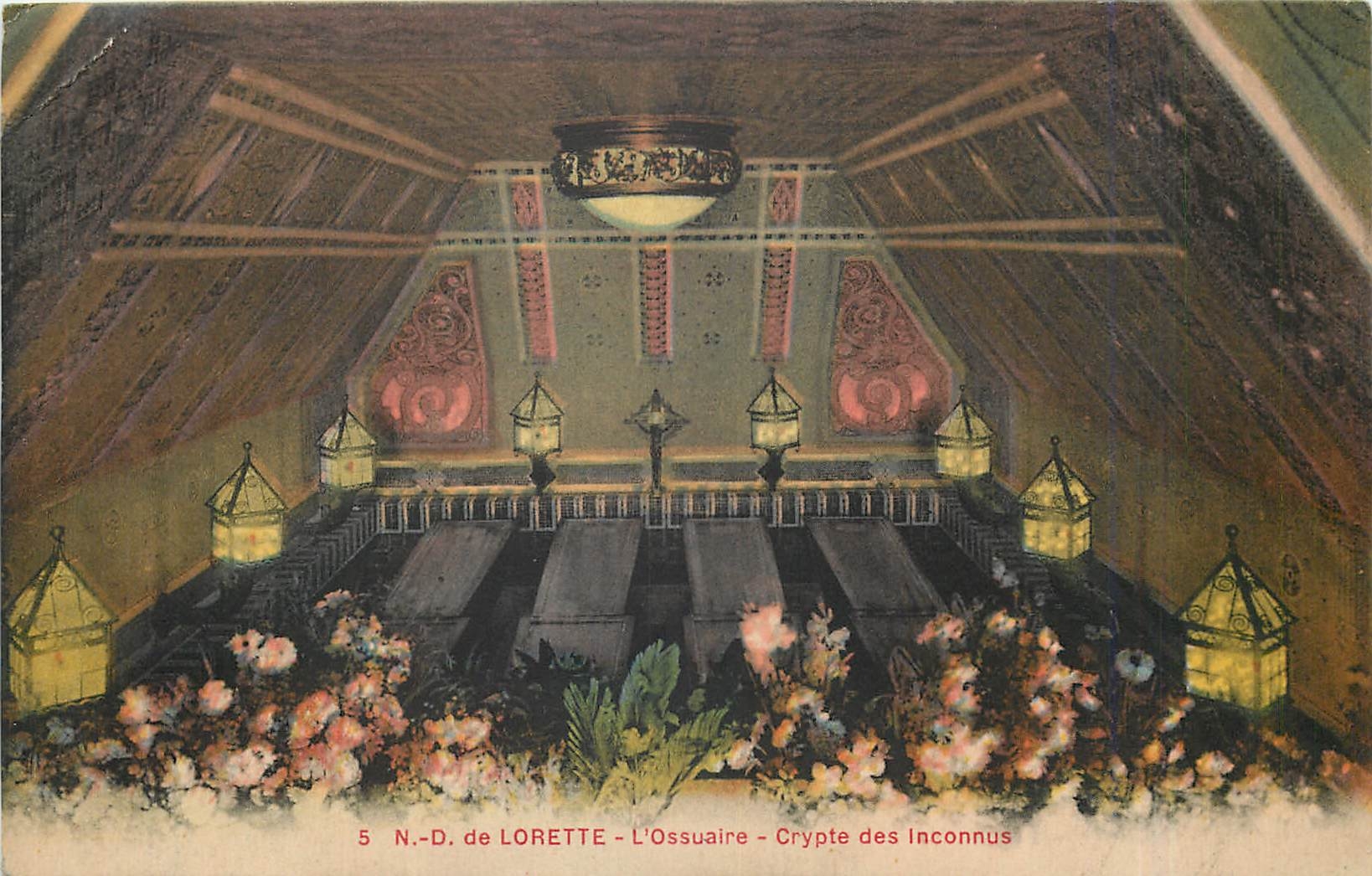 CPA ND de Lorette L'Ossuaire Cryptes des Inconnus 