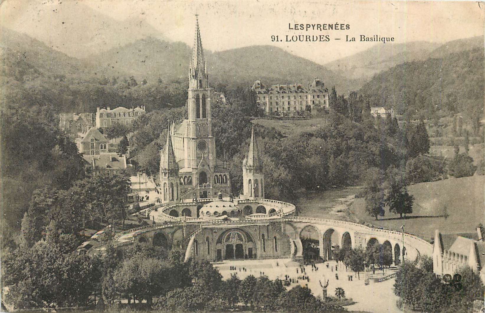 CPA Lourdes La Basilique 