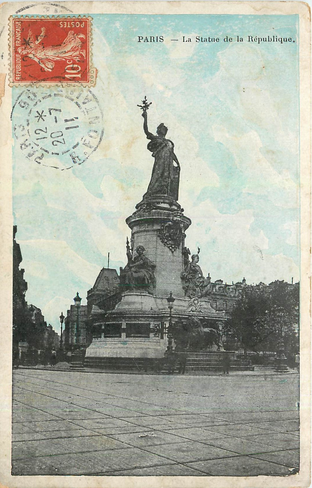 CPA Paris La Statue de la Republique 