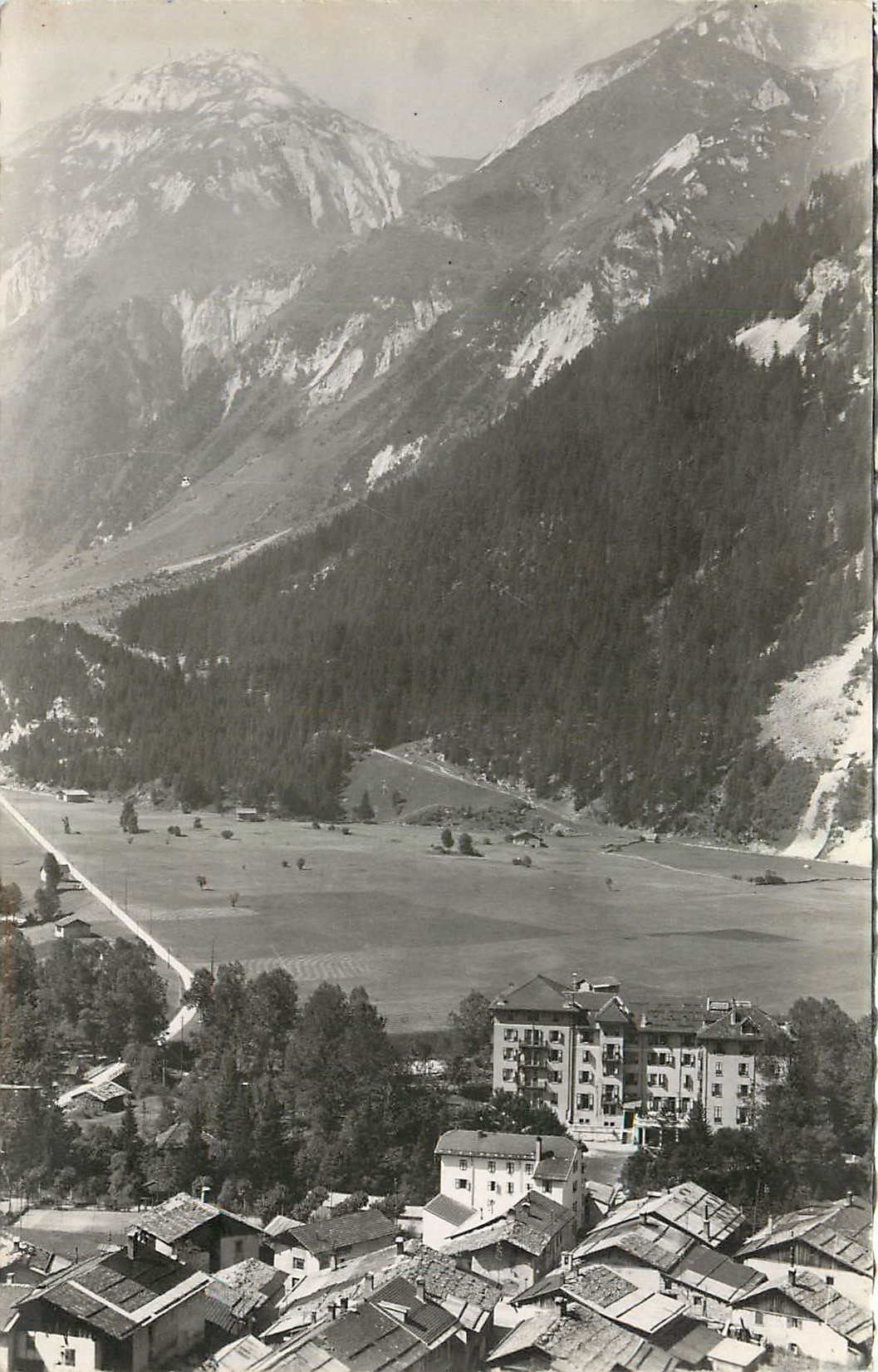CPM Pralognan la Vanoise Sav Le Grand Hotel Village du Barioz et le Petit Mont Blanc 