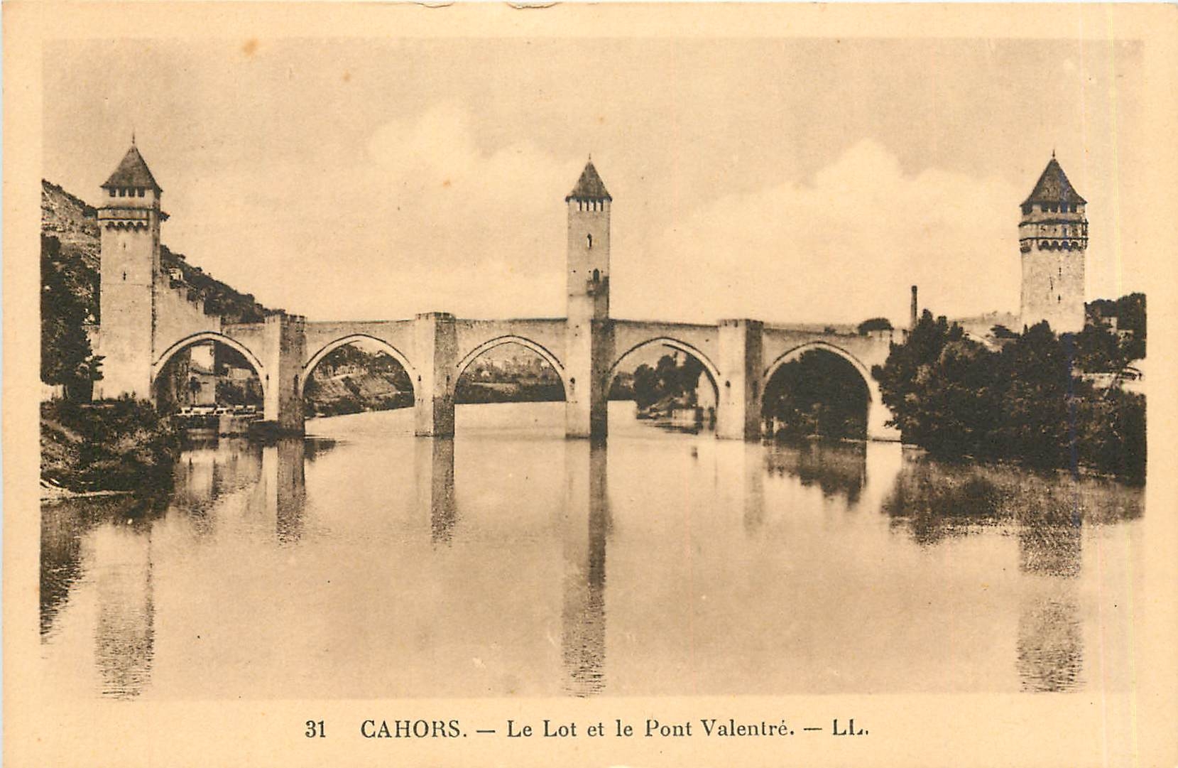 CPA Cahors Le Lot et le Pont Valentre 