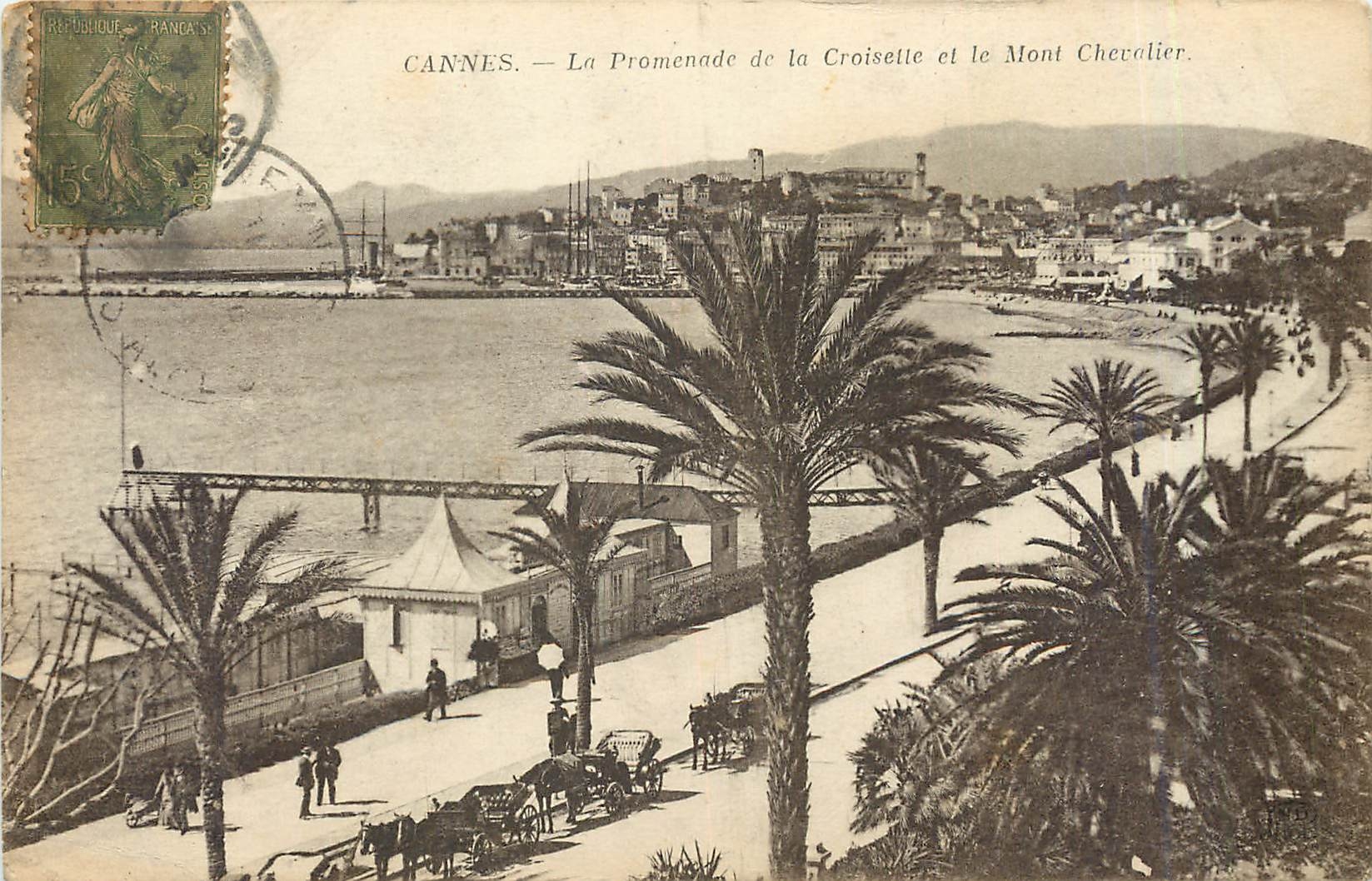 CPA Cannes La Promenade de la Croisette et le Mont Chevalier 