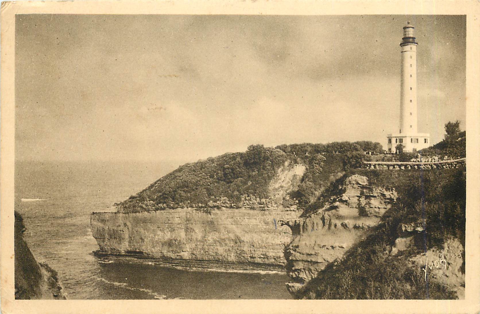 CPA Biarritz Basses Pyrenees Le Cap Saint Martin et le Phare 
