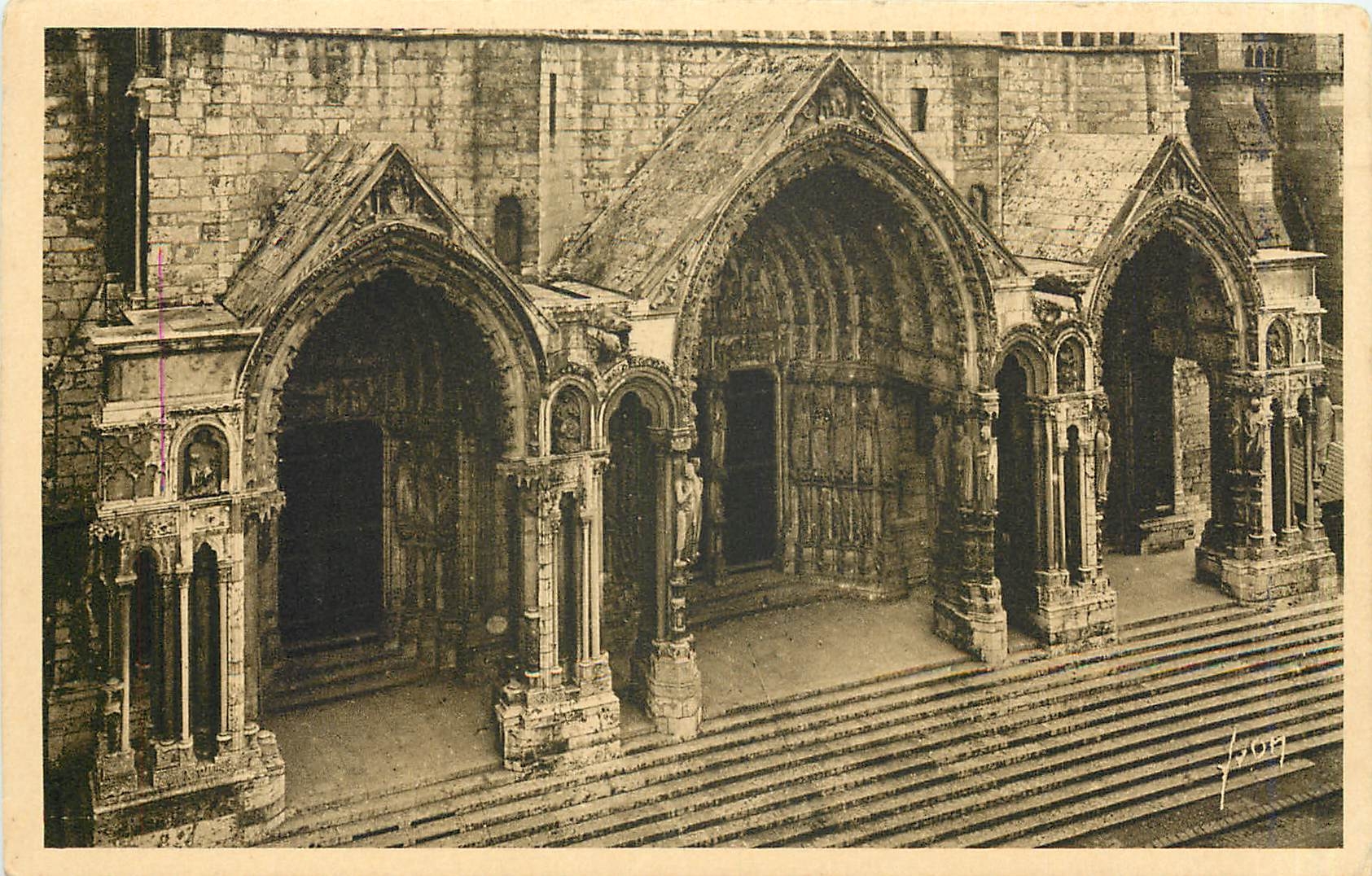 CPA Chartres Eure et Loir Le Portail Nord 