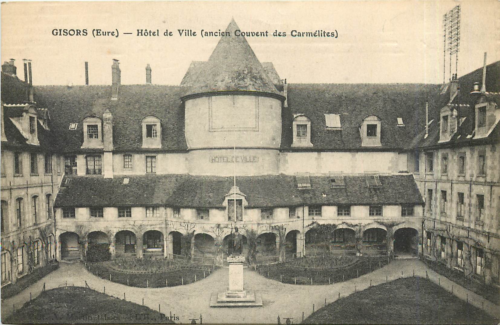 Gisors (Eure) — Hôtel de Ville (ancien Couvent des Carmélites)