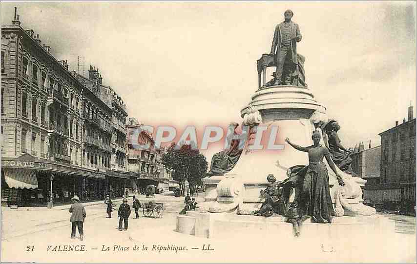 CPA Valence La Place de la Republique 