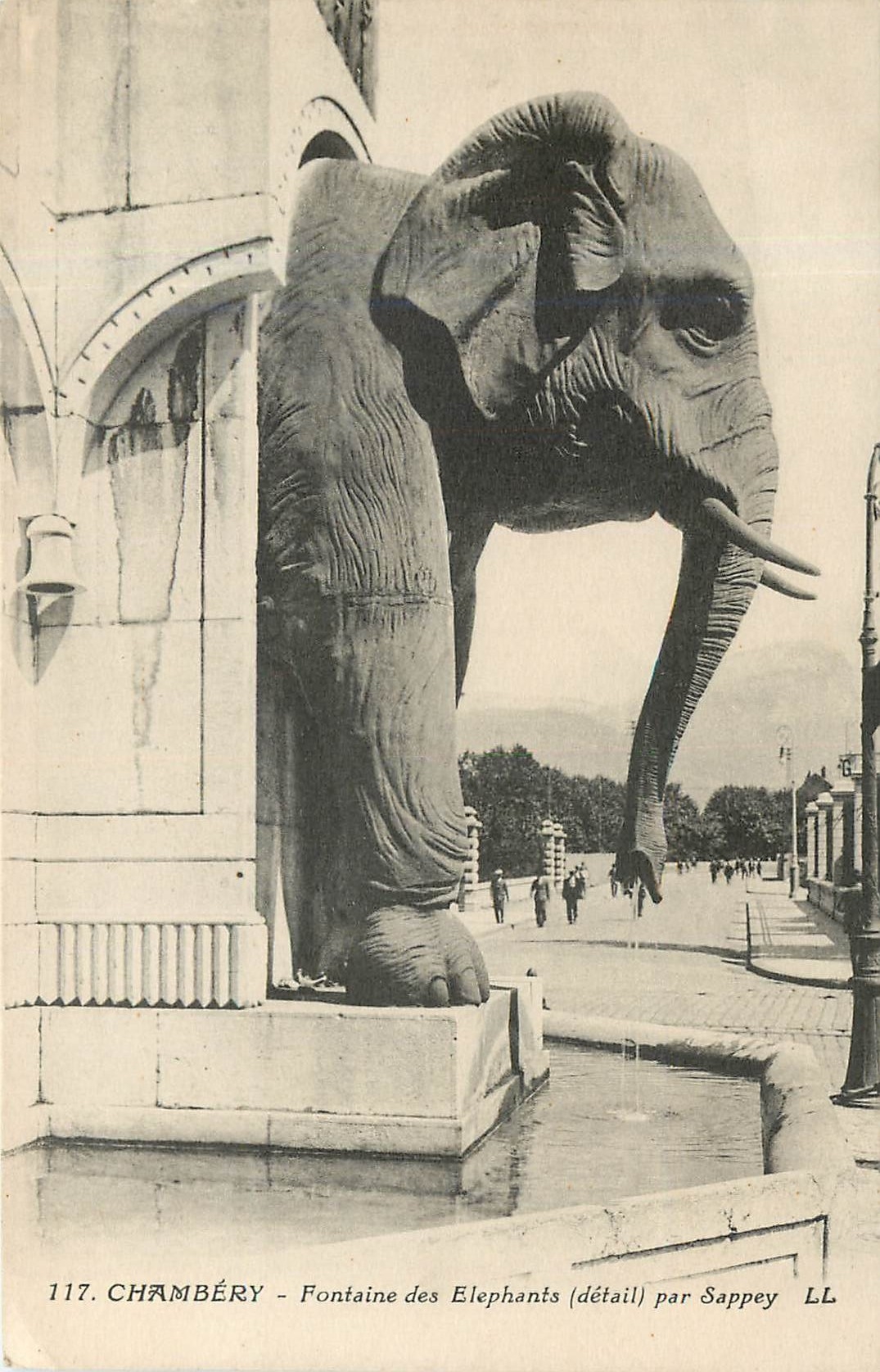 CPA Chambery Fontaine des Elephants detail par Sappey 