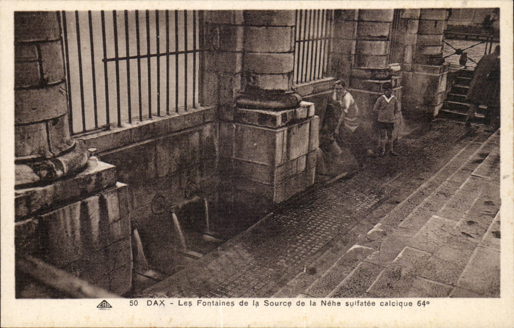 Dax CPA Les fontaines de la source de la Nehe sulfatee calcique 64e