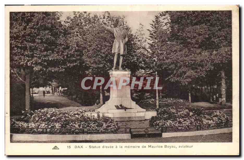 Dax CPA Statue elevee a la memoire de Maurice Boyau aviateur