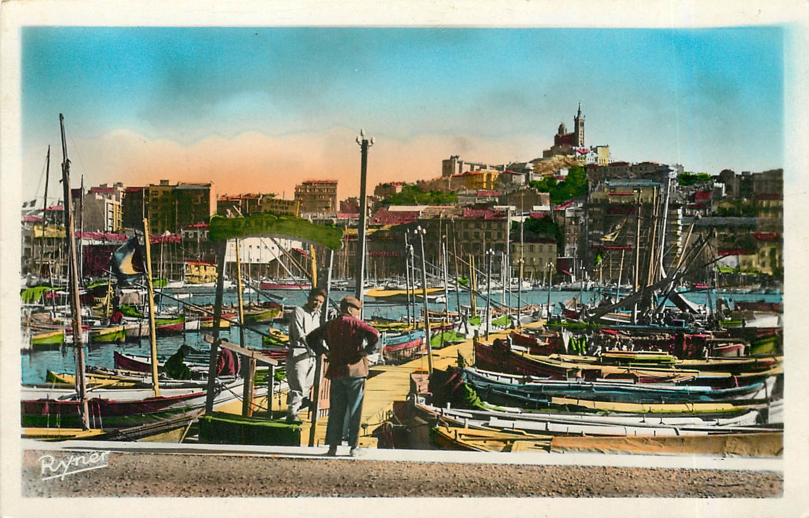 CPA Marseille Un coin du port La Panne Bateaux