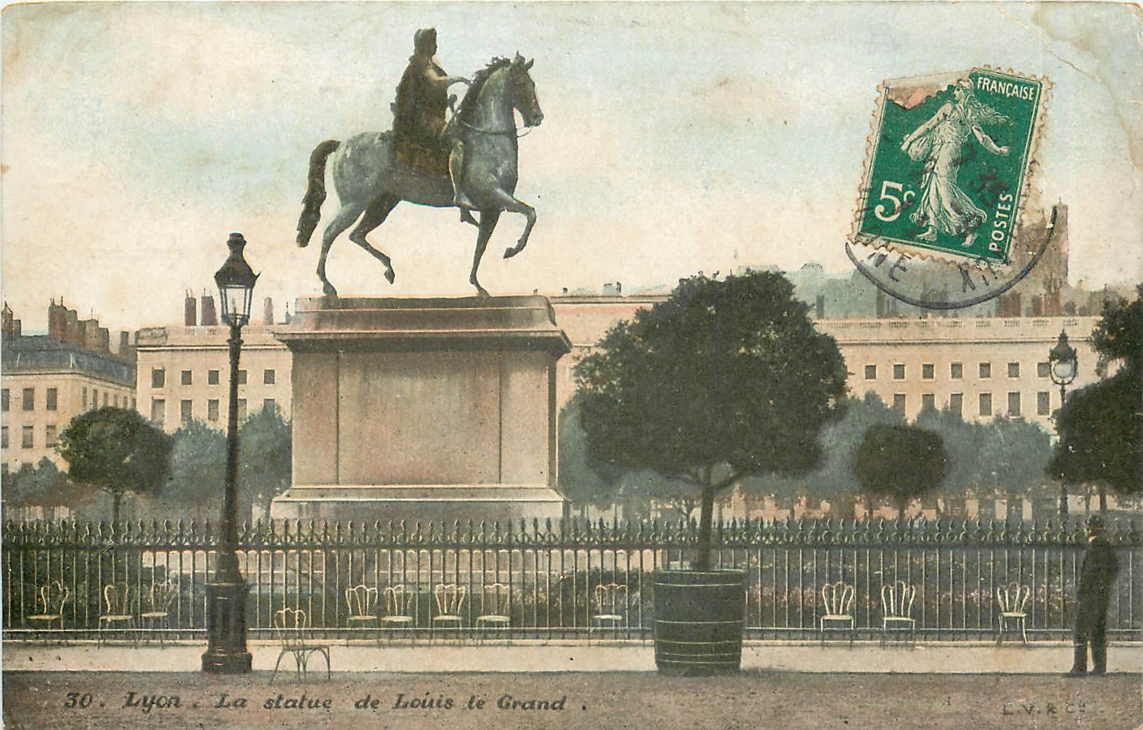 CPA Lyon La Statue de Louis le Grand 