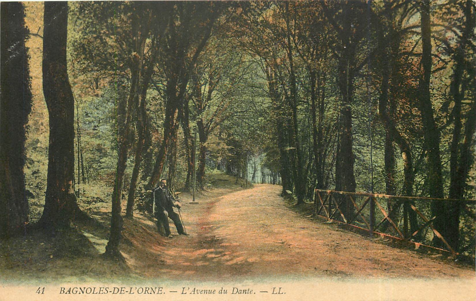CPA Bagnoles de l'Orne L'Avenue de Dante 