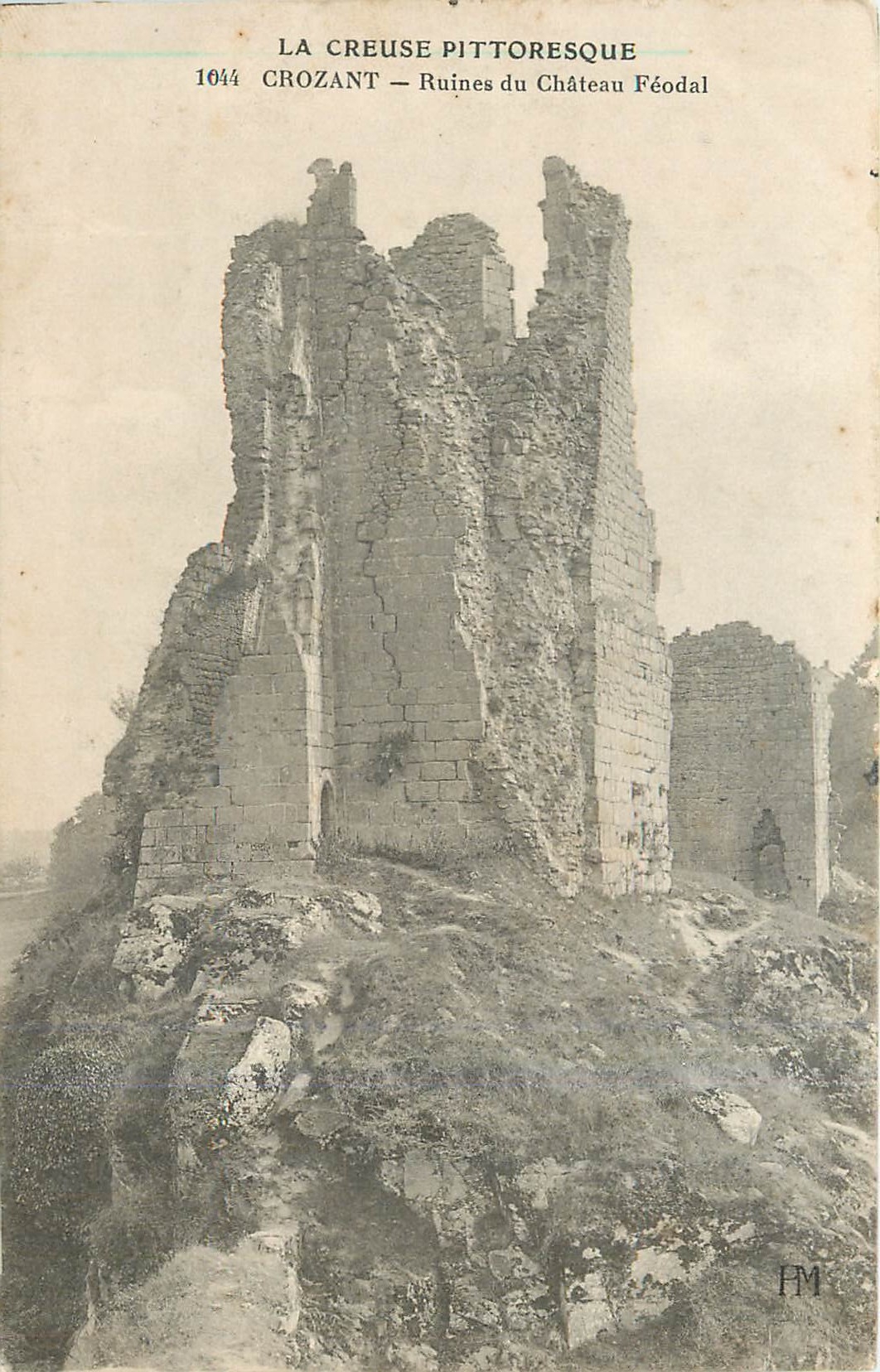 Crozant — Ruines du Château Féodal — La Creuse Pittoresque