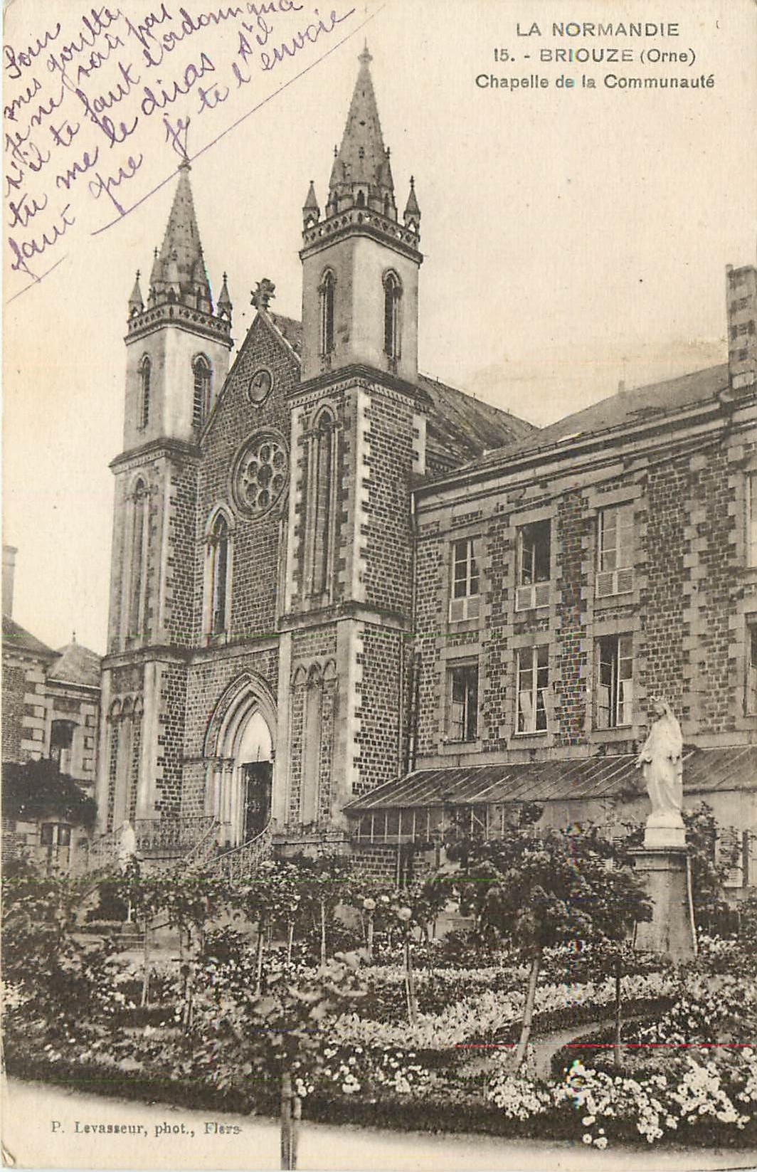 CPA La Normandie Briouze Orne Chapelle de la Communaute 