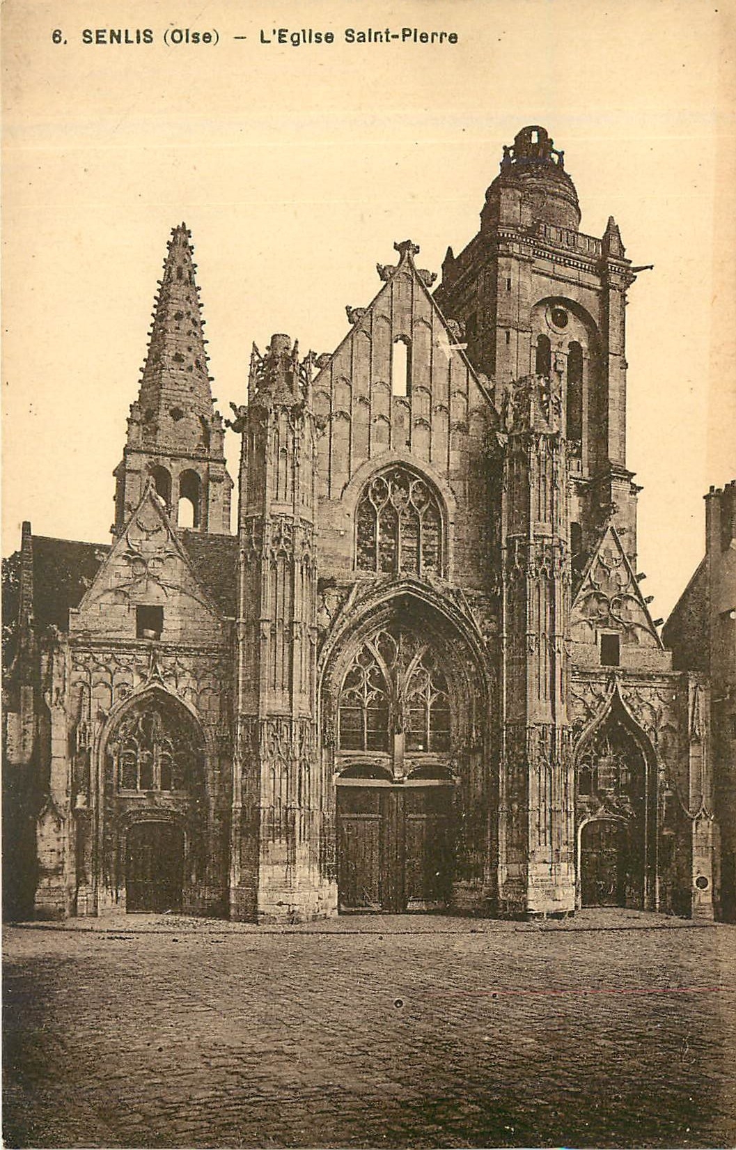 CPA Senlis Oise L'Eglise Saint Pierre 