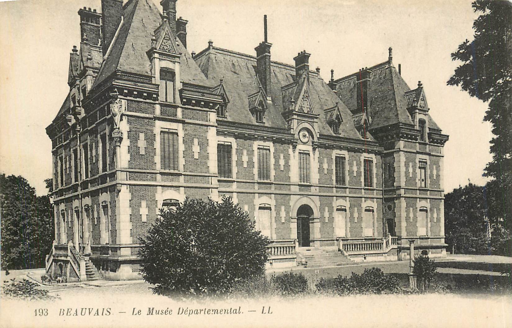 CPA Beauvais Le Musee Departemental 