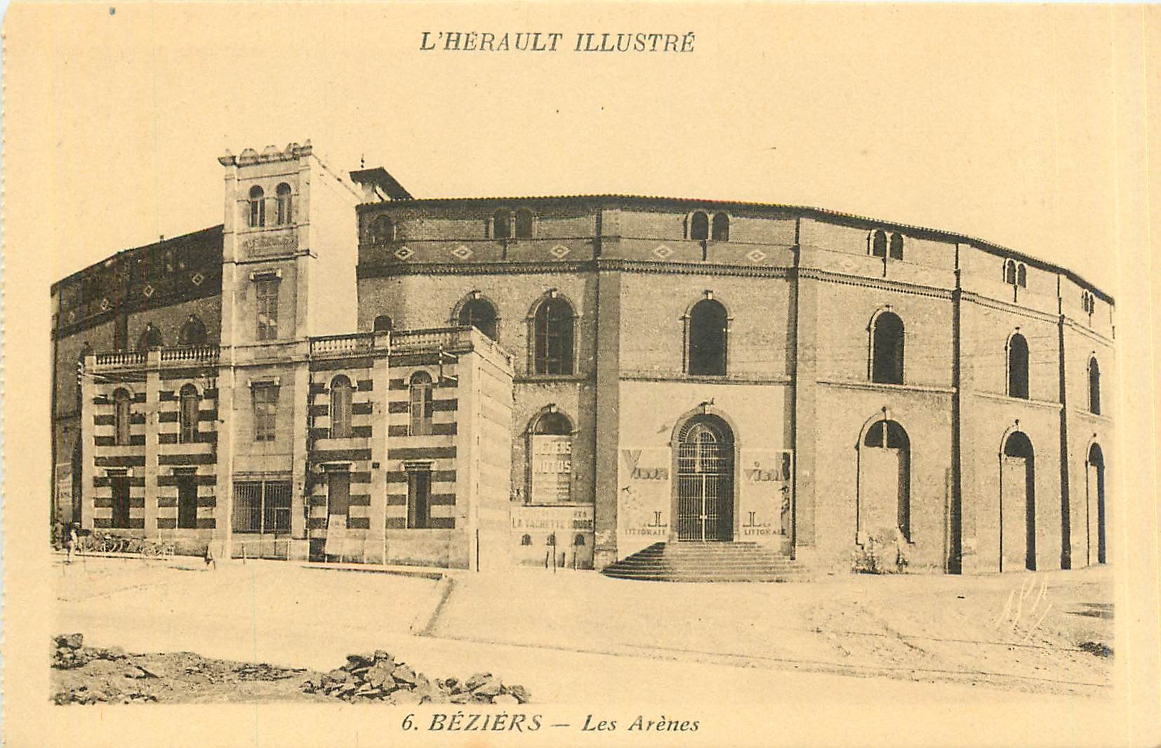 CPA L'Herault Illustre Beziers Les Arenes 