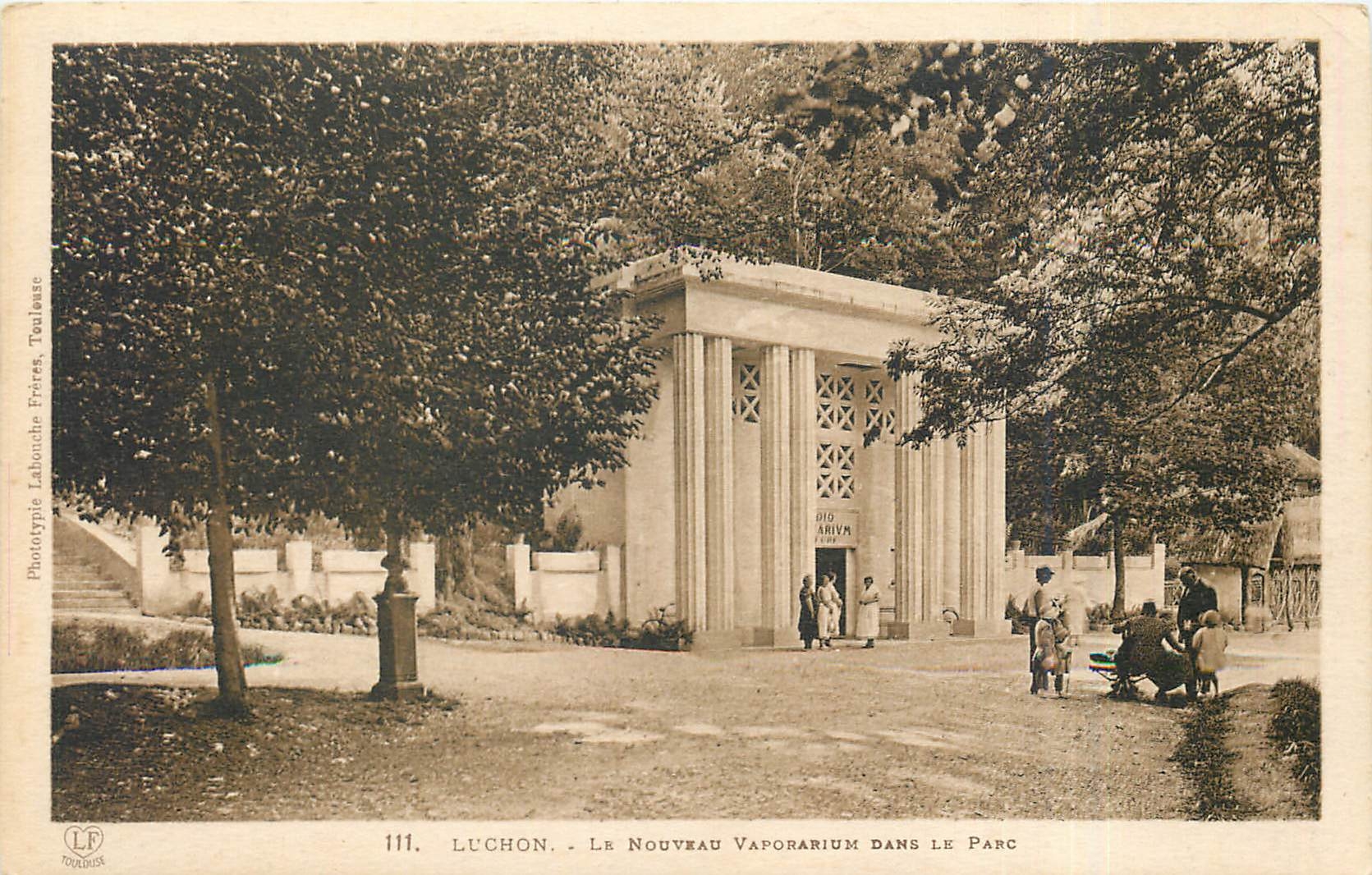 Luchon - Le Nouveau Vaporarium dans le parc — Phototypie Labouche Frères, Toulouse, n°111