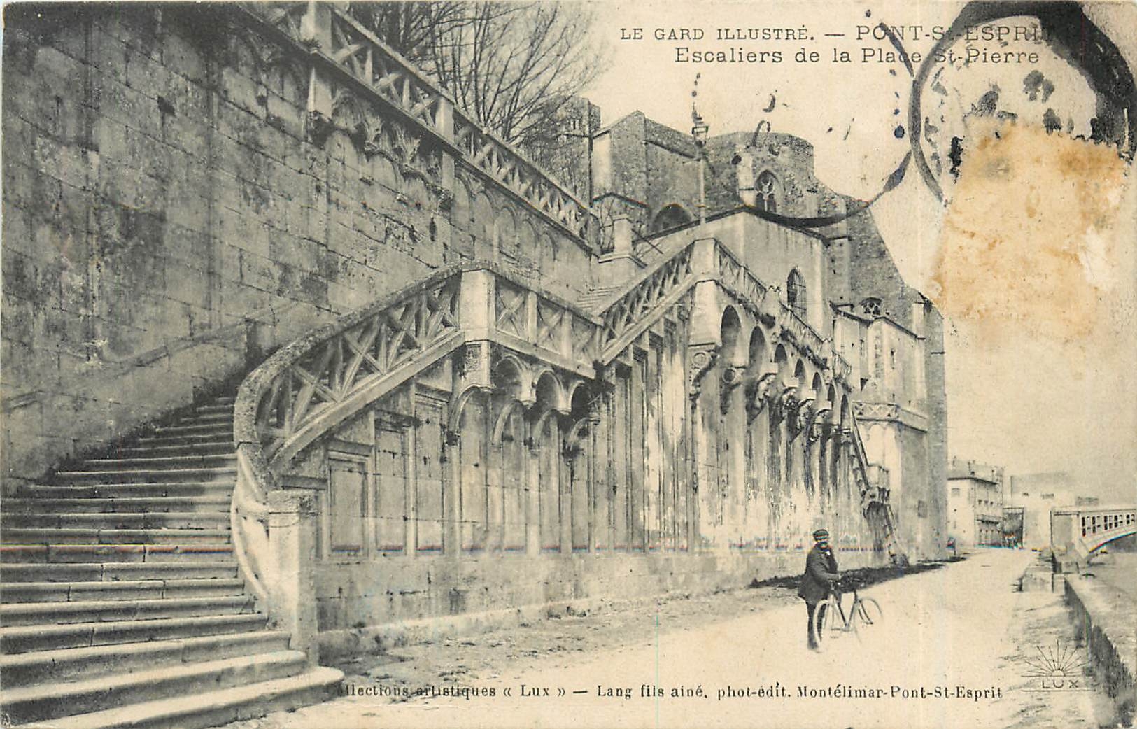 CPA Le Gard Illustre Pont St Esprit Escaliers de la Place St Pierre 