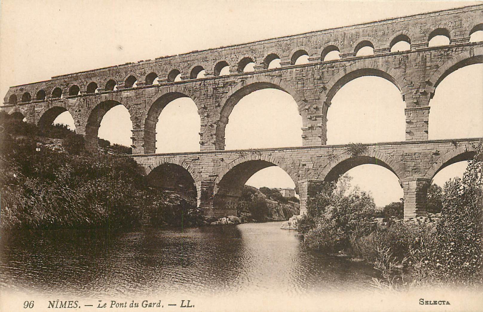 Nîmes — Le Pont du Gard — LL. — Selecta