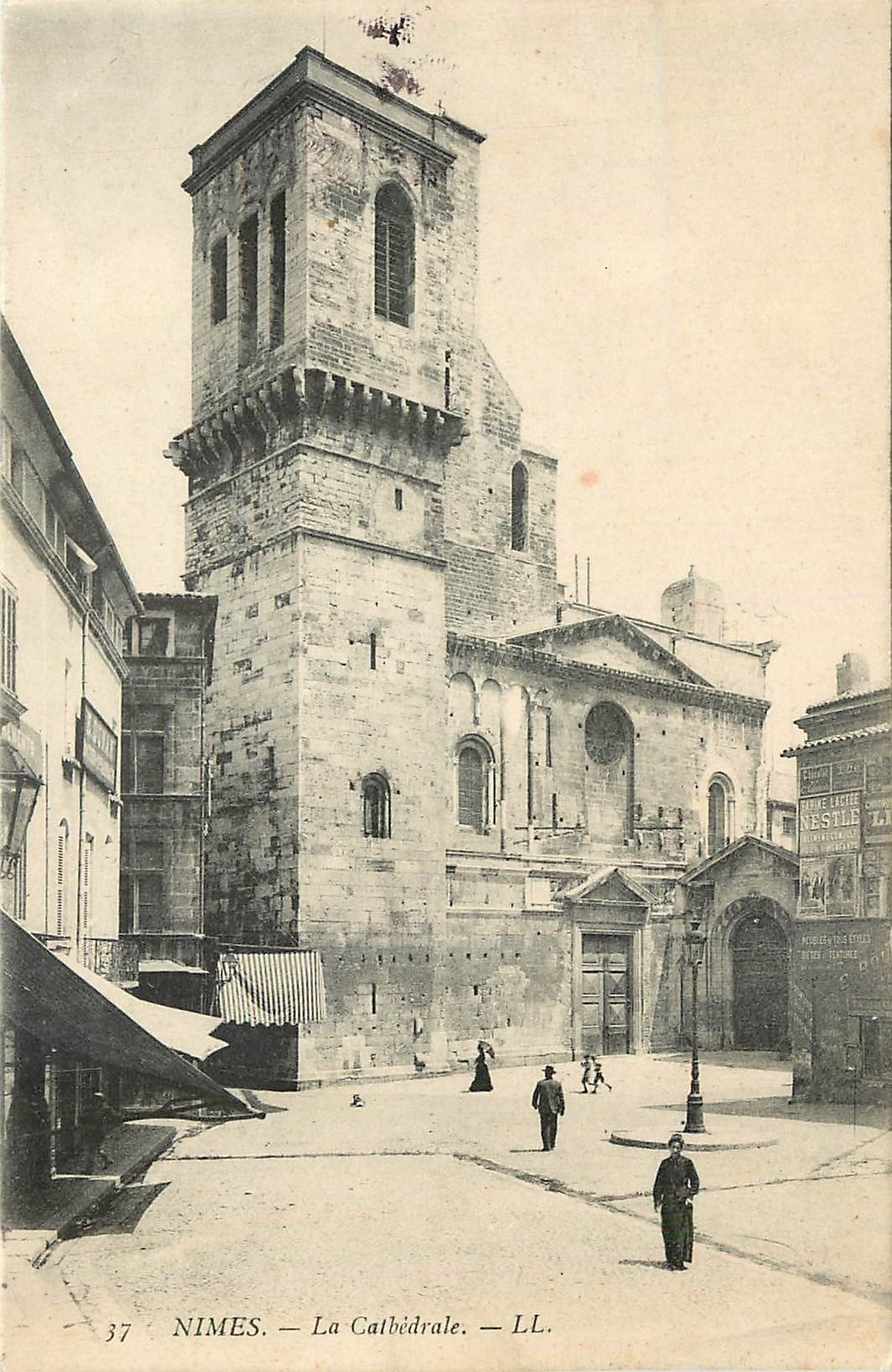 CPA Nimes La Cathedrale 