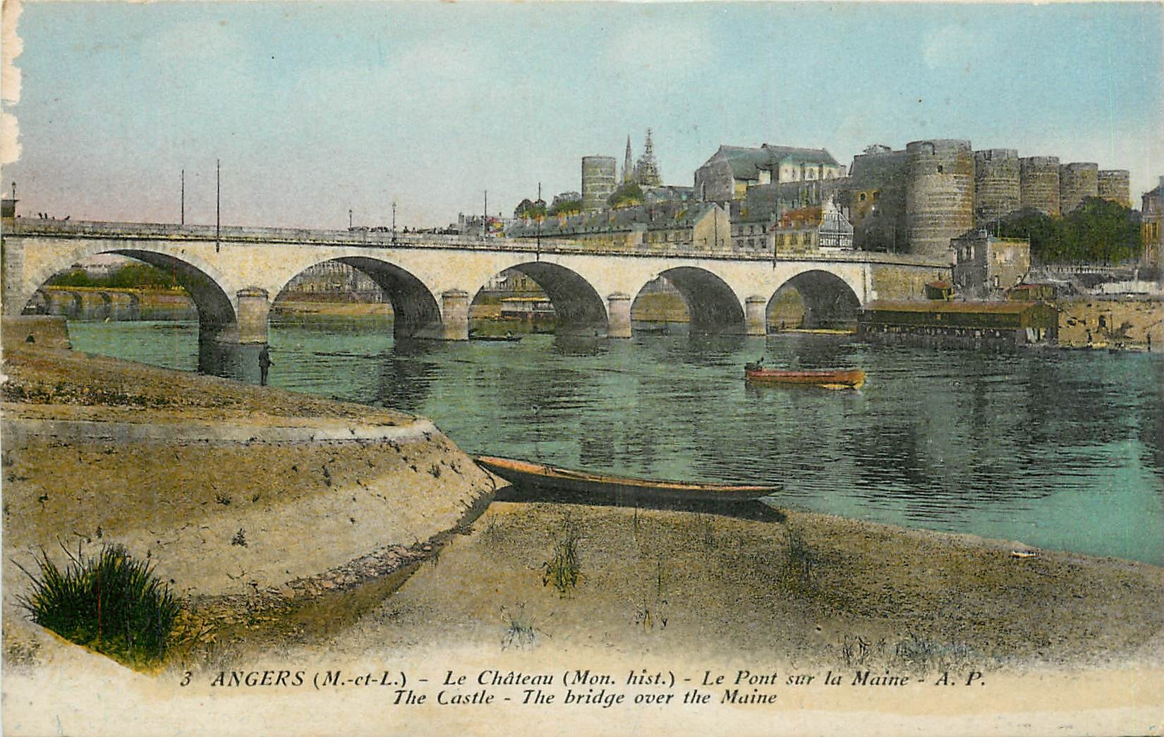 CPA Angers M et L Le Chateau Mon hist Le Pont sur la Maine 