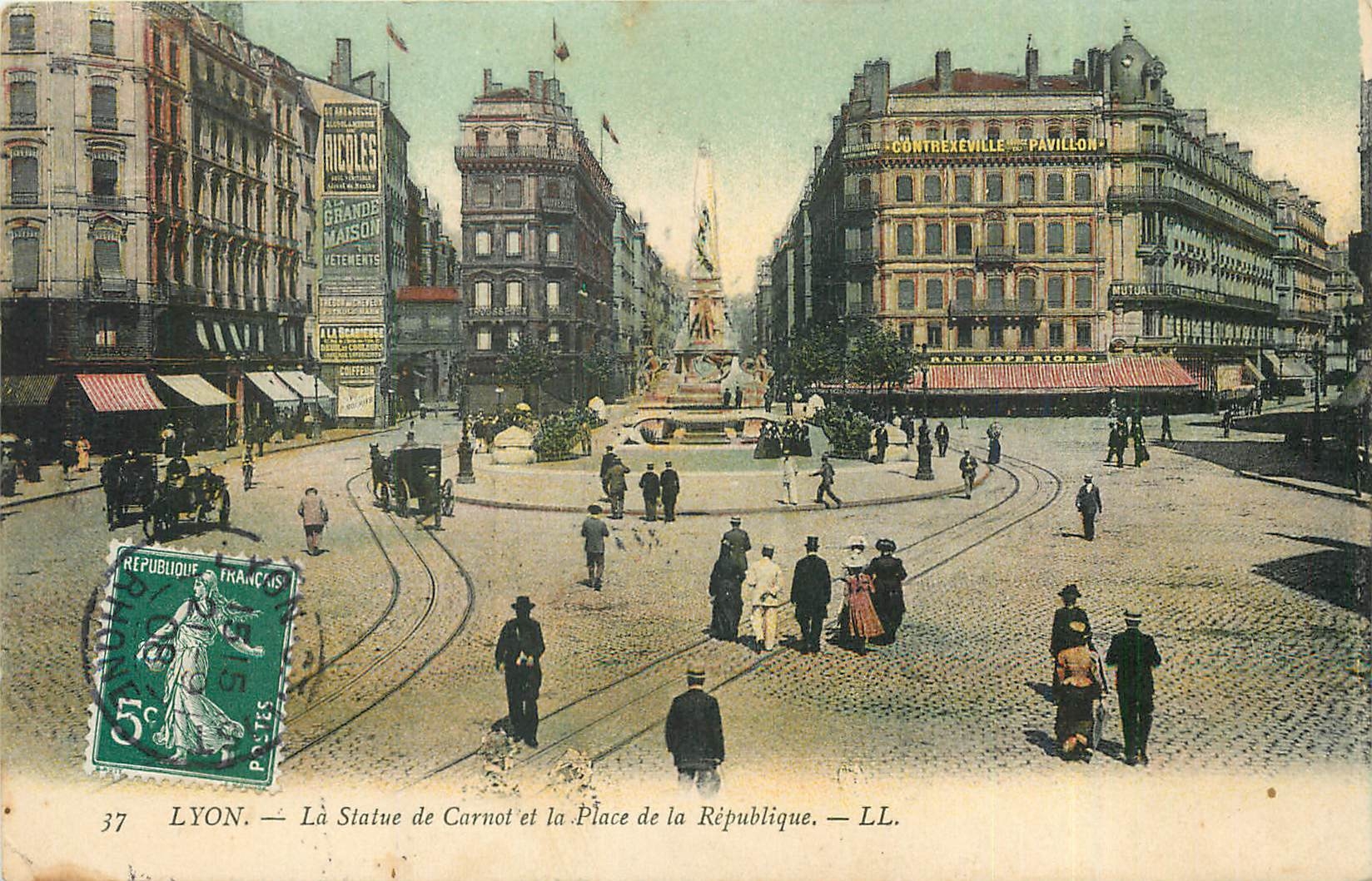 CPA Lyon La Statue de Carnot et la Place de la Republique 