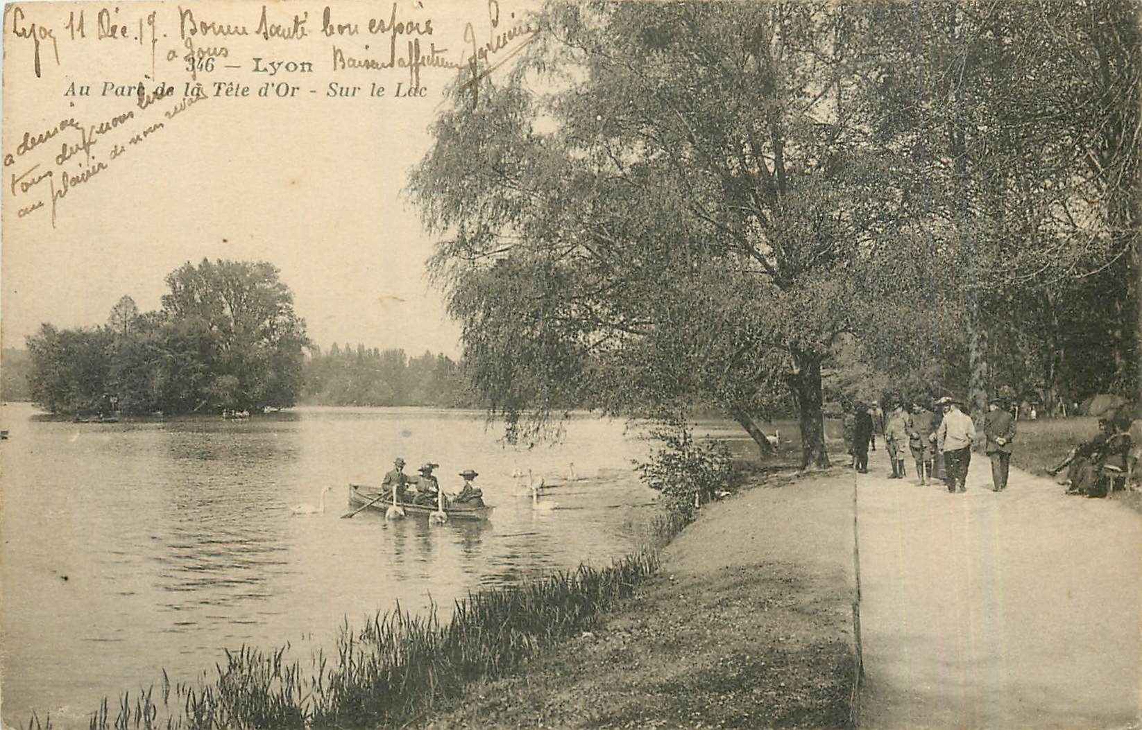 CPA Lyon Au Parc de la Tete d'Or Sur le Lac 