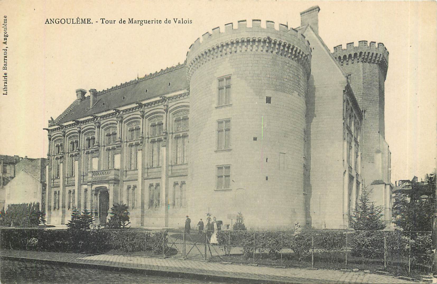Angoulême - Tour de Marguerite de Valois — Librairie Barraud, Angoulême