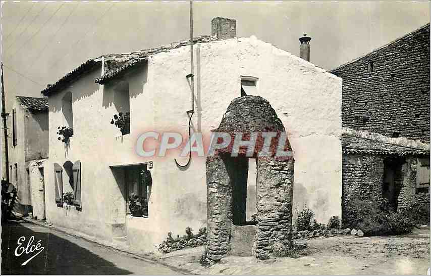 Ile de Ré — Le Vieux Puits et la Maison — L. Chatagneau, Courtil-Hugo