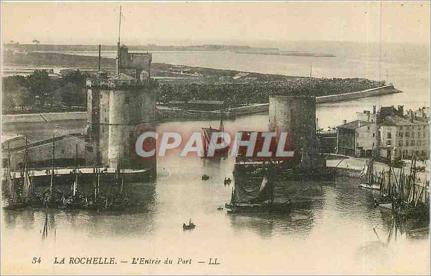 CPA La Rochelle L'Entree du Port 
