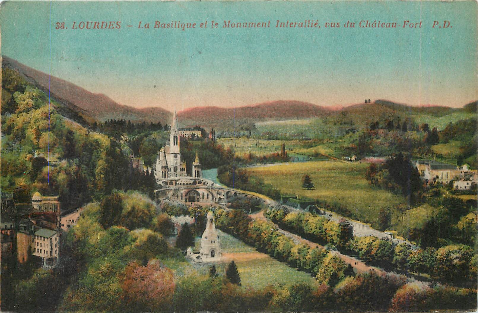 CPA Lourdes La Basilique et le Monument Interallie vus du Chateau Fort 