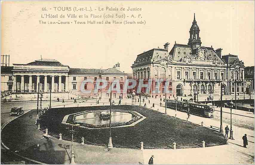 CPA Tours L et L Le Palais de Justice L'Hotel de Ville et la Place Cote Sud 
