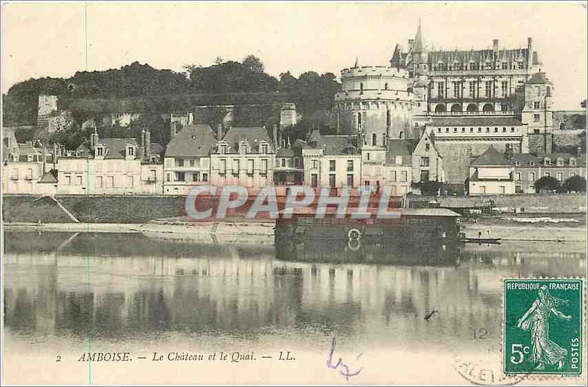 CPA Amboise Le Chateau et le Quai 