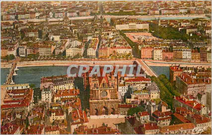 CPA Lyon Vue generale sur Bellecour 