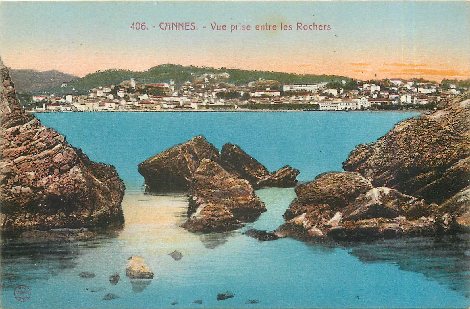 CPA Cannes Vue prise entre les Rochers 